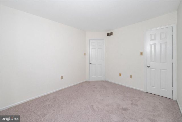 952 GLACKENS LN, Wilmington, DE 19808
