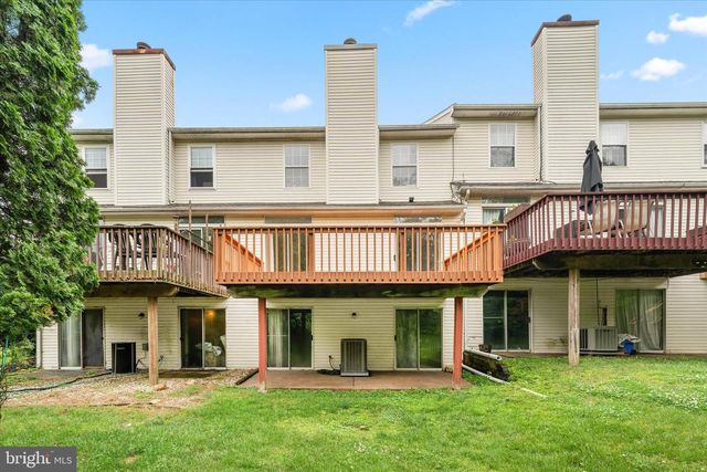 952 GLACKENS LN, Wilmington, DE 19808
