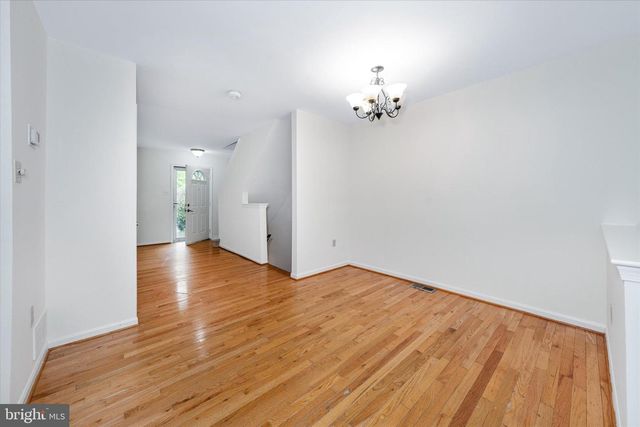 952 GLACKENS LN, Wilmington, DE 19808