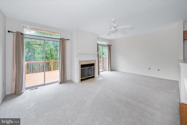 952 GLACKENS LN, Wilmington, DE 19808
