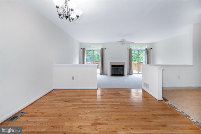 952 GLACKENS LN, Wilmington, DE 19808