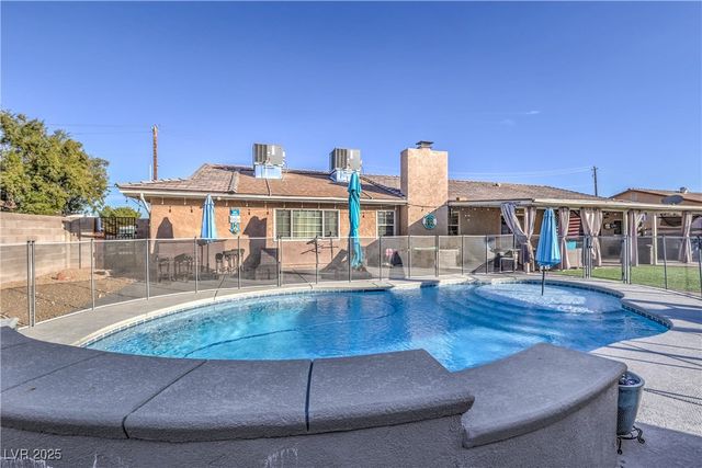 3711 Thom Boulevard, Las Vegas, NV 89130