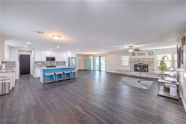 3711 Thom Boulevard, Las Vegas, NV 89130