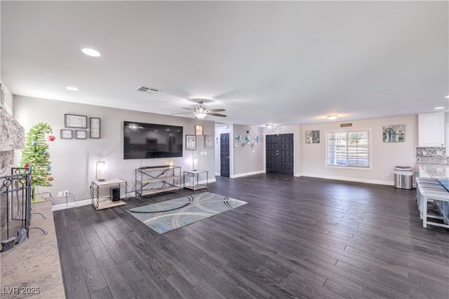 3711 Thom Boulevard, Las Vegas, NV 89130