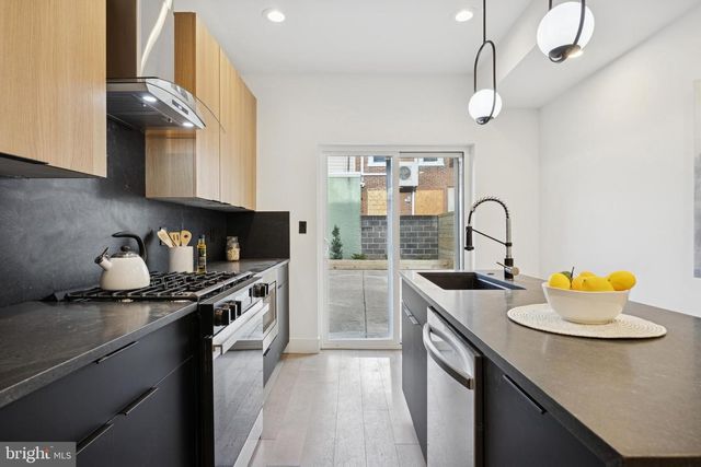 355 BELGRADE ST, Philadelphia, PA 19125