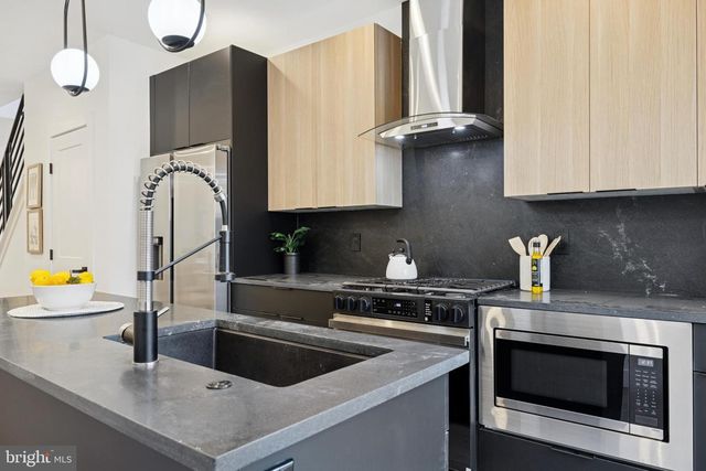 355 BELGRADE ST, Philadelphia, PA 19125