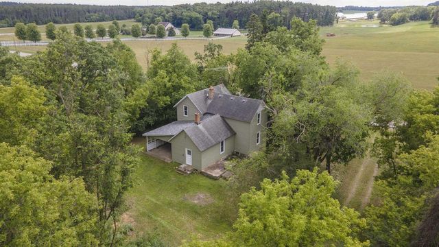 W8008 S COUNTY ROAD A, Wild Rose, WI 54984
