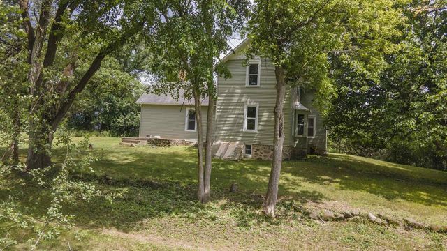 W8008 S COUNTY ROAD A, Wild Rose, WI 54984