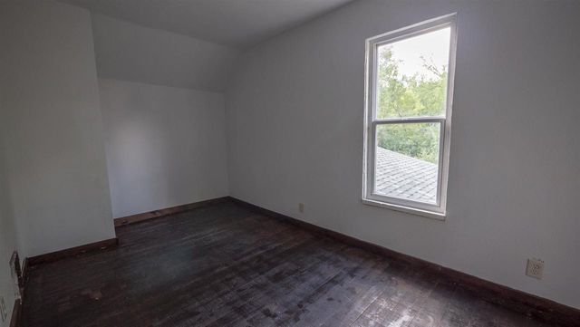 W8008 S COUNTY ROAD A, Wild Rose, WI 54984