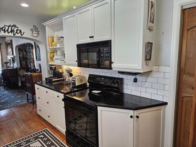 1717 KNAPP STREET, Oshkosh, WI 54902