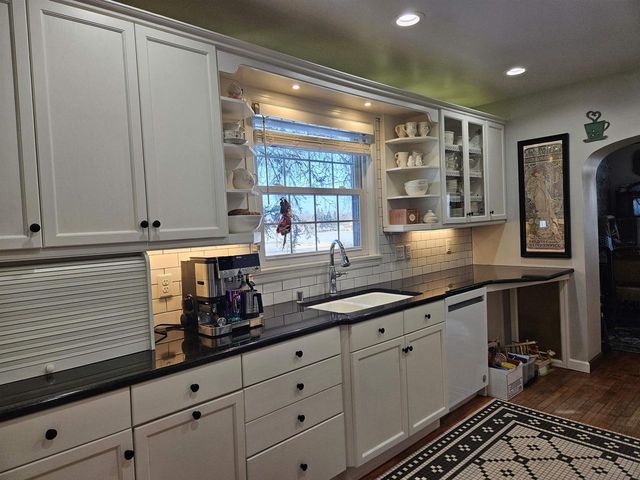 1717 KNAPP STREET, Oshkosh, WI 54902