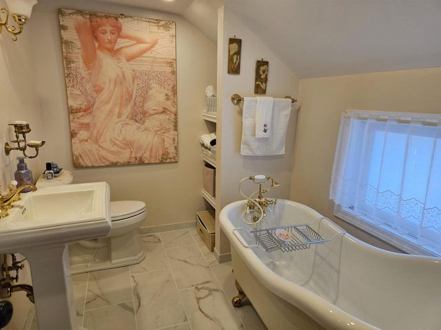 1717 KNAPP STREET, Oshkosh, WI 54902