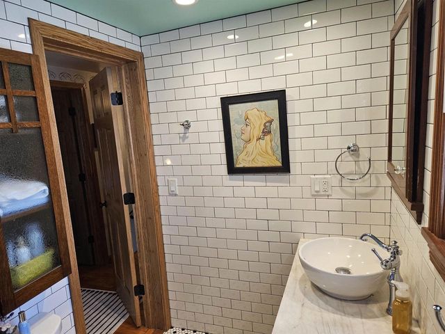 1717 KNAPP STREET, Oshkosh, WI 54902