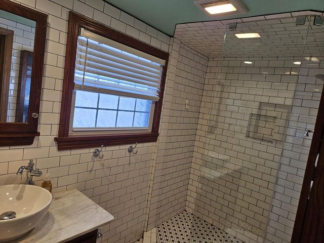 1717 KNAPP STREET, Oshkosh, WI 54902