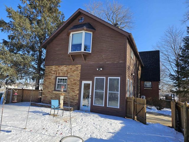 1717 KNAPP STREET, Oshkosh, WI 54902