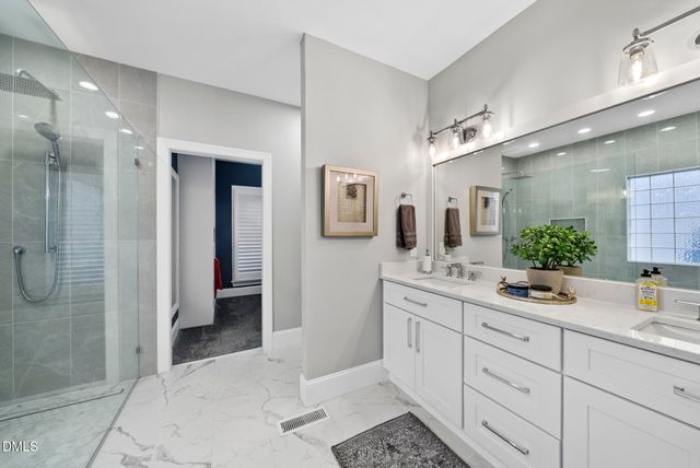 10616 Thornbury Crest Court, Raleigh, NC 27614