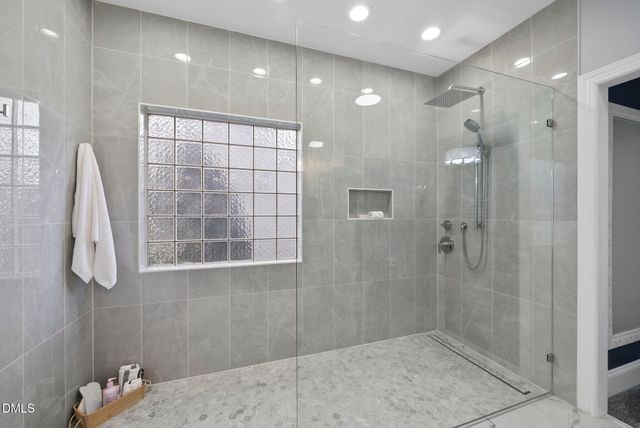 10616 Thornbury Crest Court, Raleigh, NC 27614