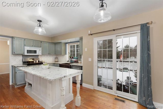 1234 Harvard Drive, Rochester Hills, MI 48307