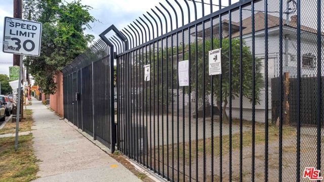 1863 E Vernon Avenue, Los Angeles, CA 90058