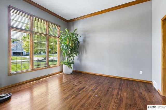 9701 S 176th Street, Omaha, NE 68136