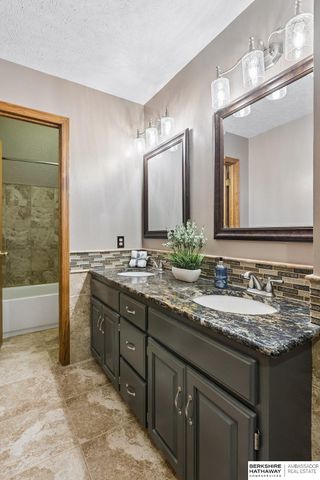 9701 S 176th Street, Omaha, NE 68136
