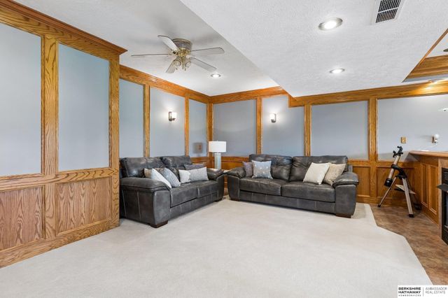 9701 S 176th Street, Omaha, NE 68136