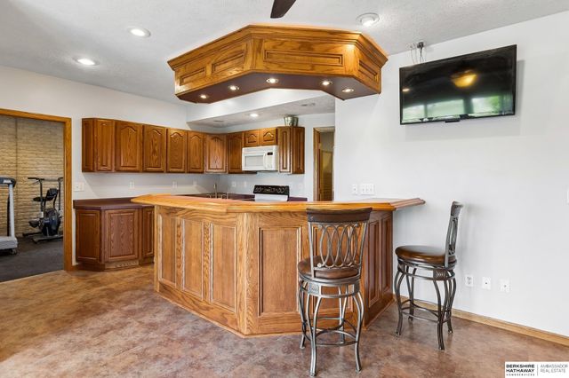 9701 S 176th Street, Omaha, NE 68136