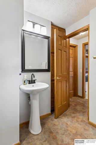 9701 S 176th Street, Omaha, NE 68136