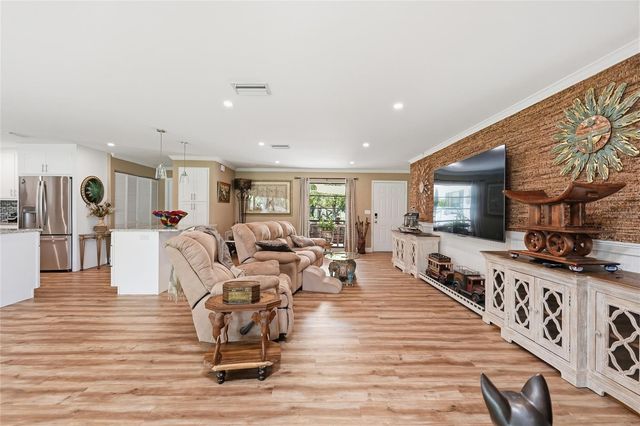 7101 FAIRWAY BEND CIRCLE, Sarasota, FL 34243