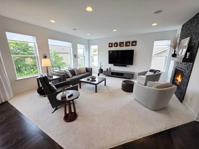 1305 Interlachen Drive, Eagan, MN 55123