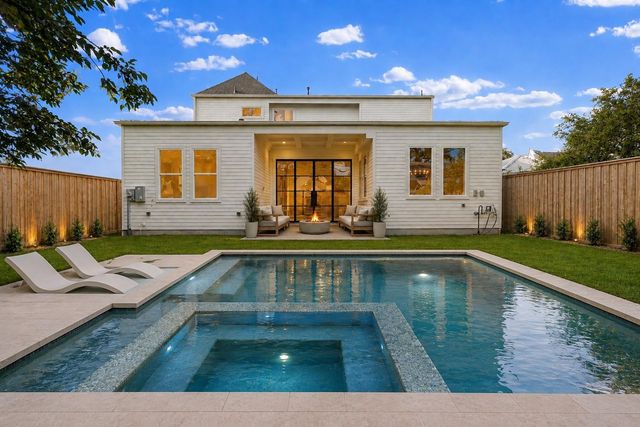 830 E 27th Street Street, Houston, TX 77009