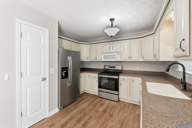 227 11th Place, Arab, AL 35016
