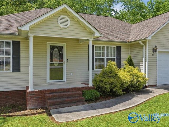 227 11th Place, Arab, AL 35016