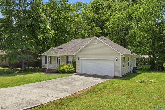 227 11th Place, Arab, AL 35016