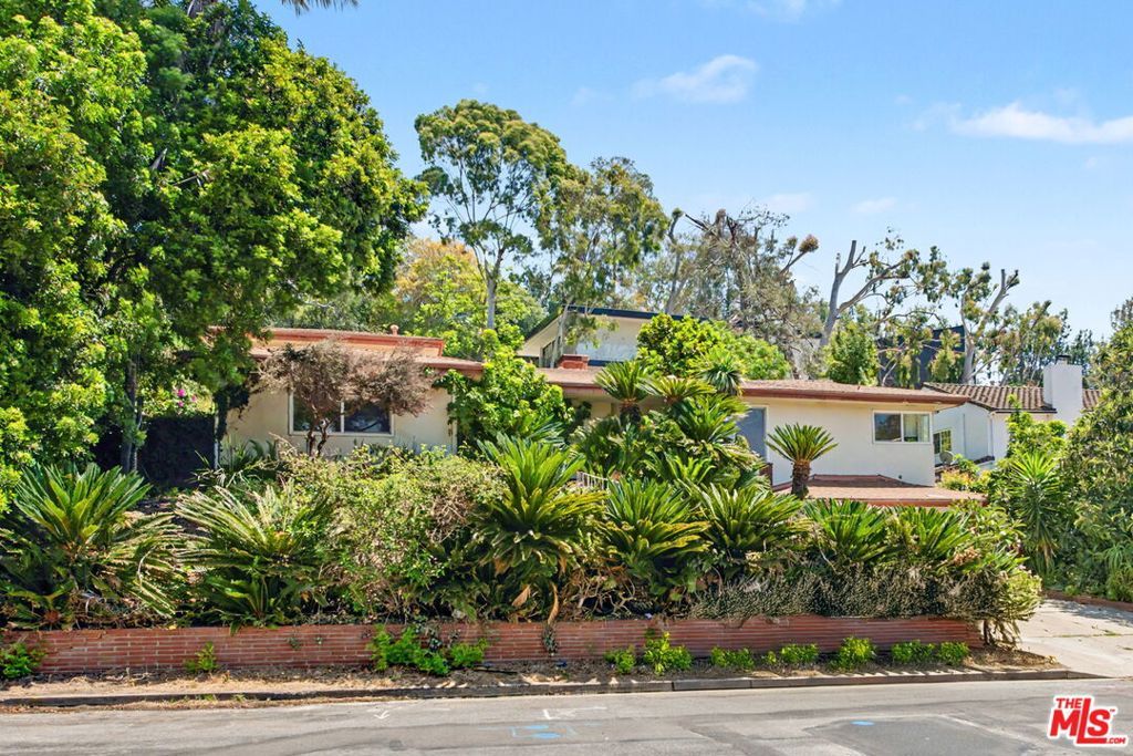 108 N Thurston Avenue, Los Angeles, CA 90049 — photo 3