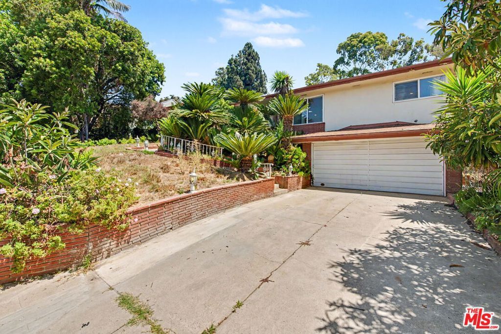 108 N Thurston Avenue, Los Angeles, CA 90049 — photo 5