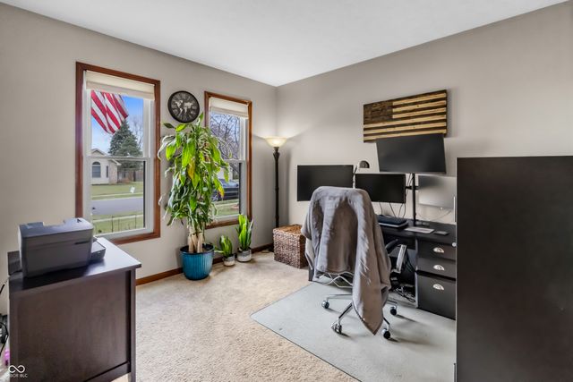 2033 Cheyenne Trail, Columbus, IN 47203