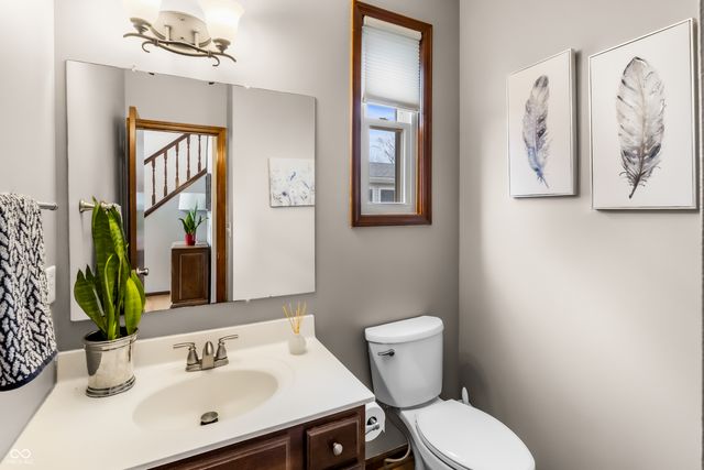 2033 Cheyenne Trail, Columbus, IN 47203