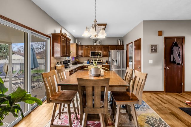 2033 Cheyenne Trail, Columbus, IN 47203