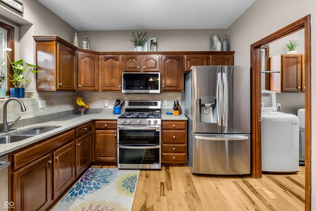 2033 Cheyenne Trail, Columbus, IN 47203