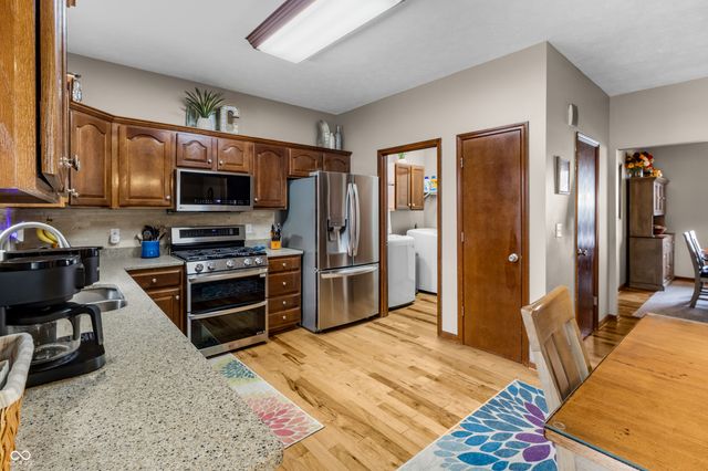 2033 Cheyenne Trail, Columbus, IN 47203