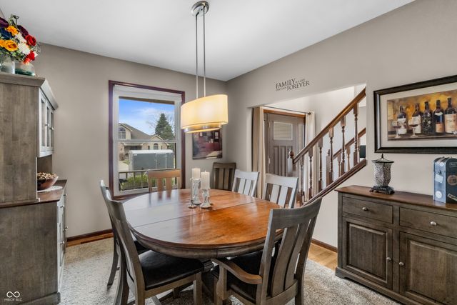 2033 Cheyenne Trail, Columbus, IN 47203