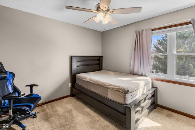 2033 Cheyenne Trail, Columbus, IN 47203