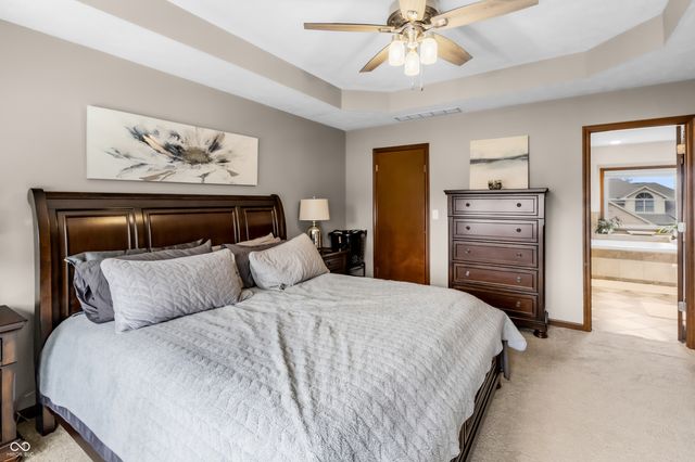 2033 Cheyenne Trail, Columbus, IN 47203