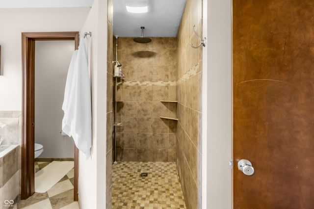 2033 Cheyenne Trail, Columbus, IN 47203