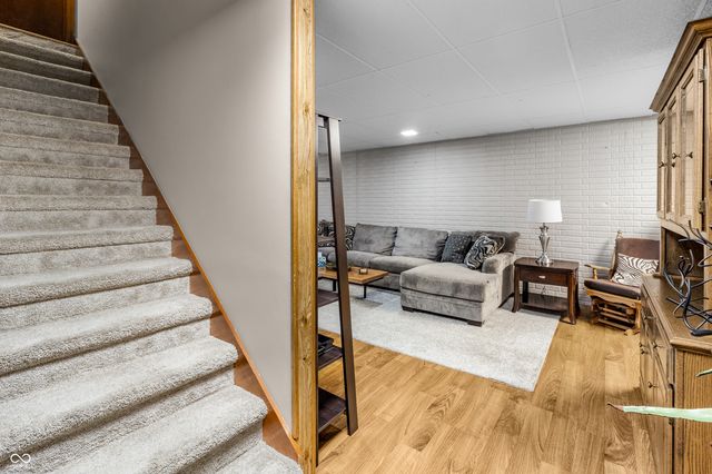 2033 Cheyenne Trail, Columbus, IN 47203