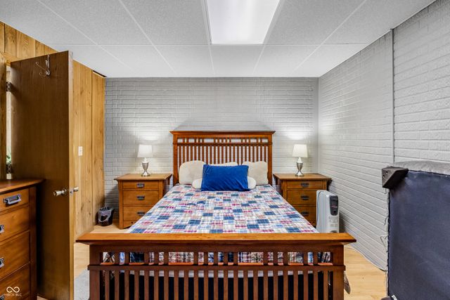 2033 Cheyenne Trail, Columbus, IN 47203