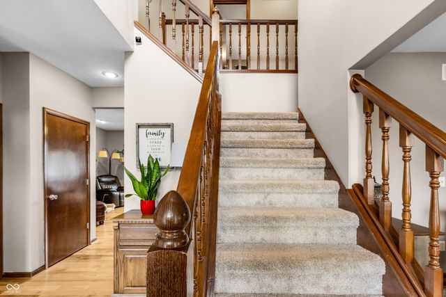 2033 Cheyenne Trail, Columbus, IN 47203