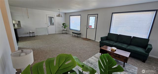 69 Adrian Avenue NW, Soap Lake, WA 98851