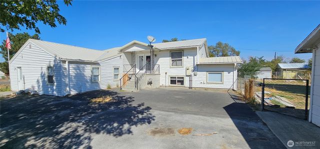 69 Adrian Avenue NW, Soap Lake, WA 98851